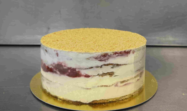 Торт Молочна дівчинка