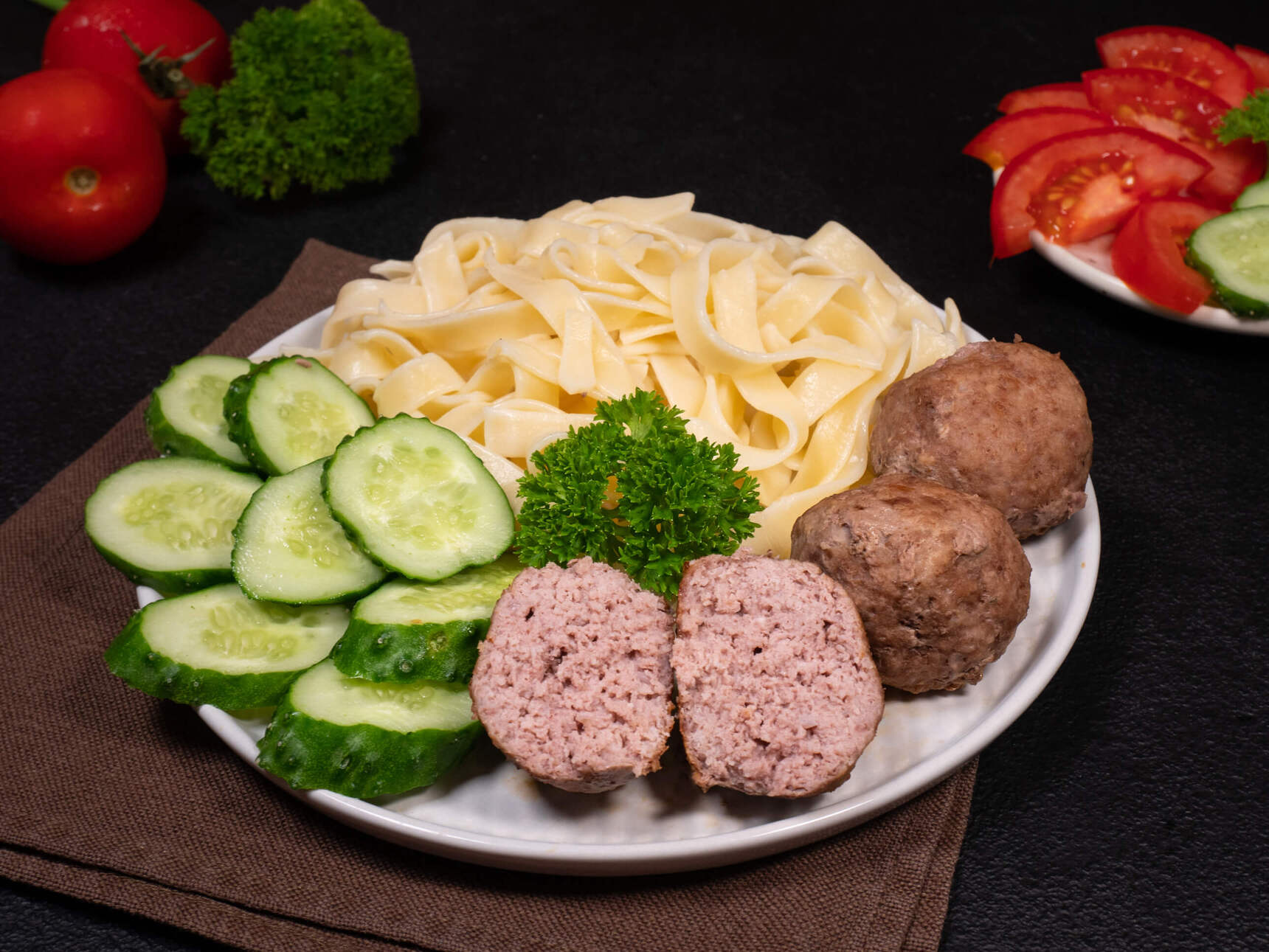 Fleischbällchen für Kinder auf Wachteleiern