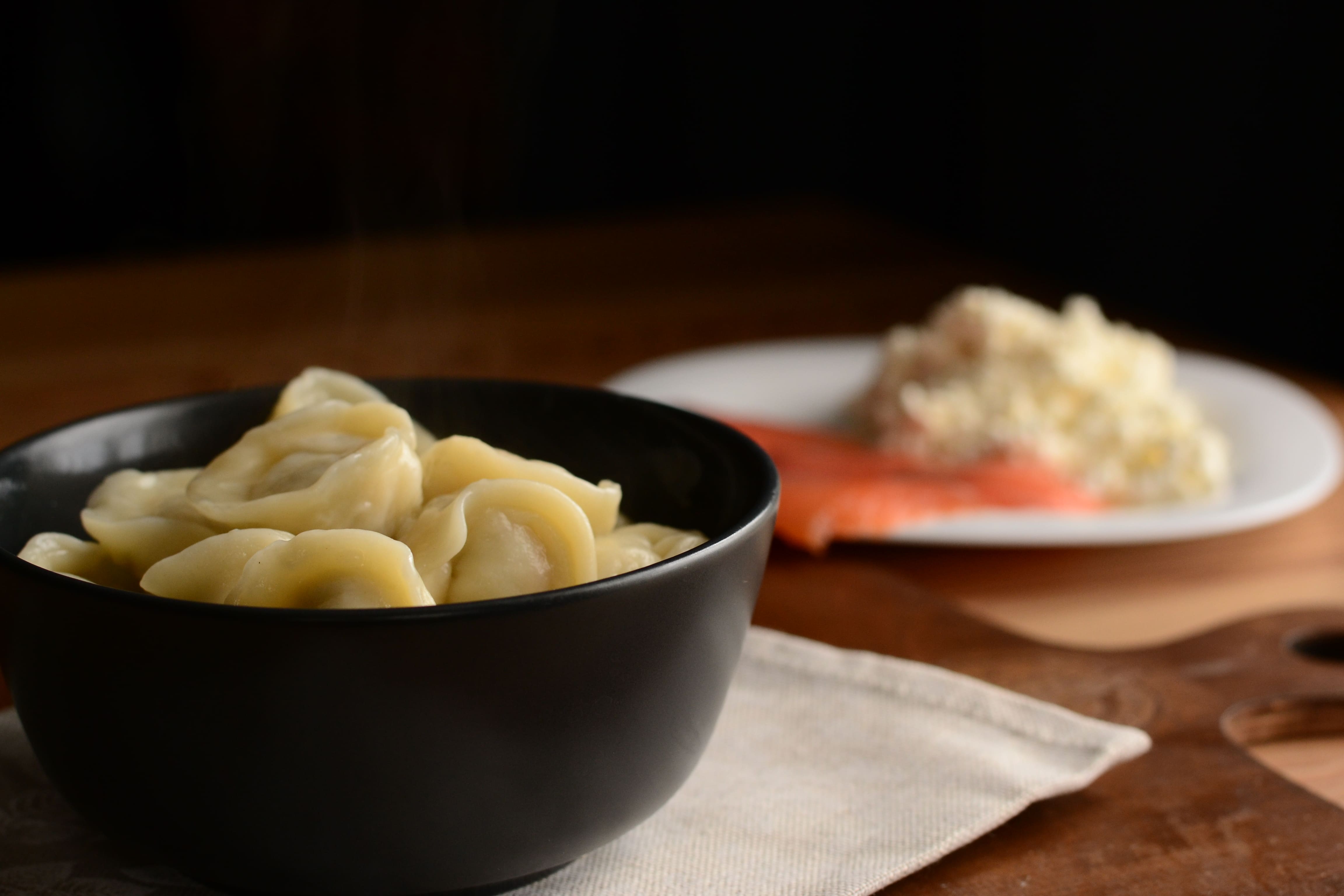 Pelmeni (Maultaschen) mit Lachs und Quark