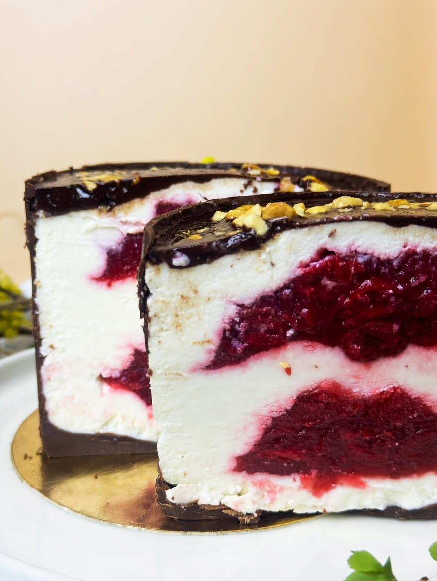 Сирна паска з вишнею