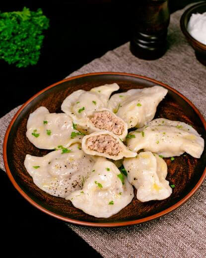 Meat varenyky (dumplings)