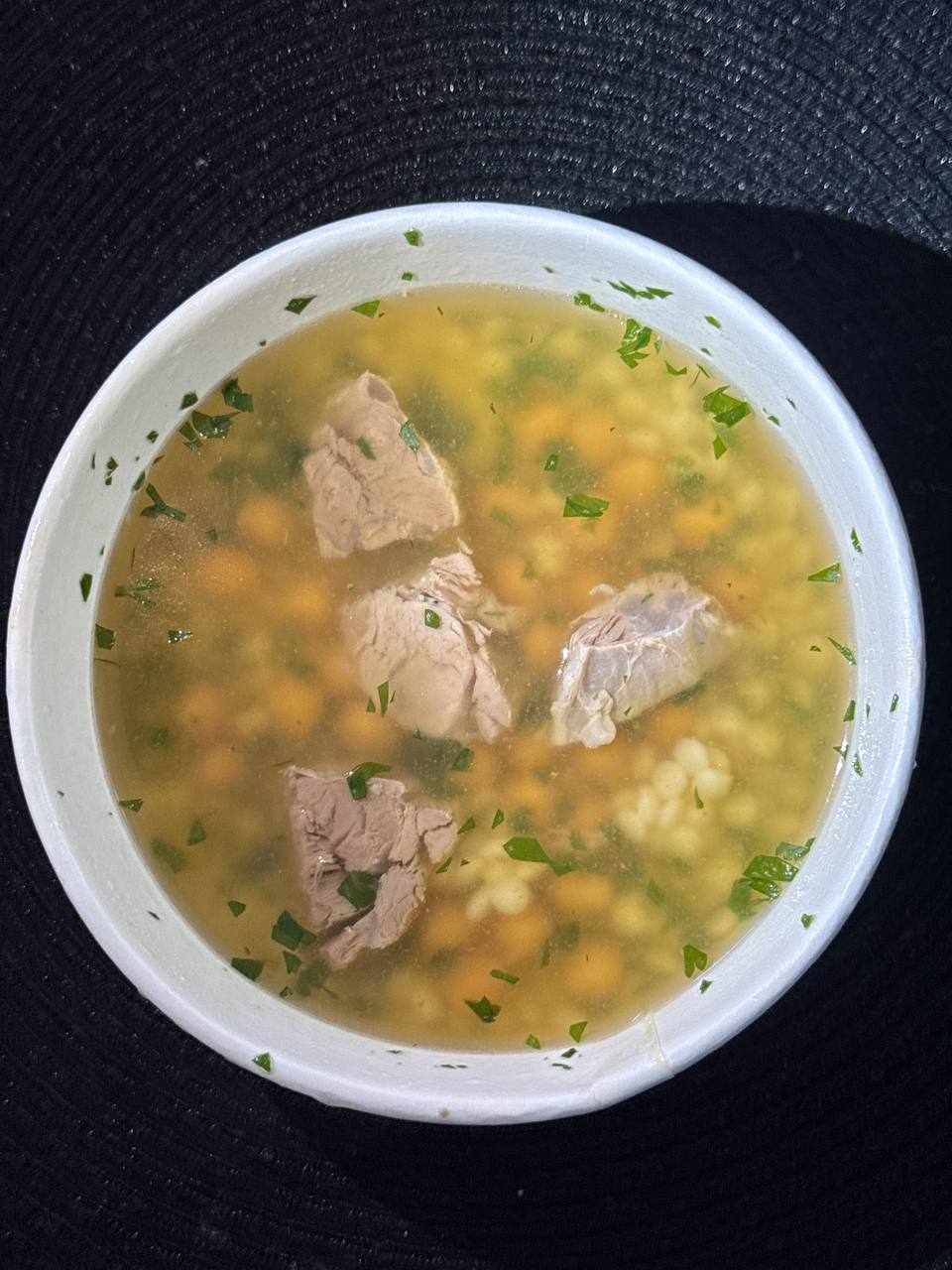 Бульйон з телятиною та нутом