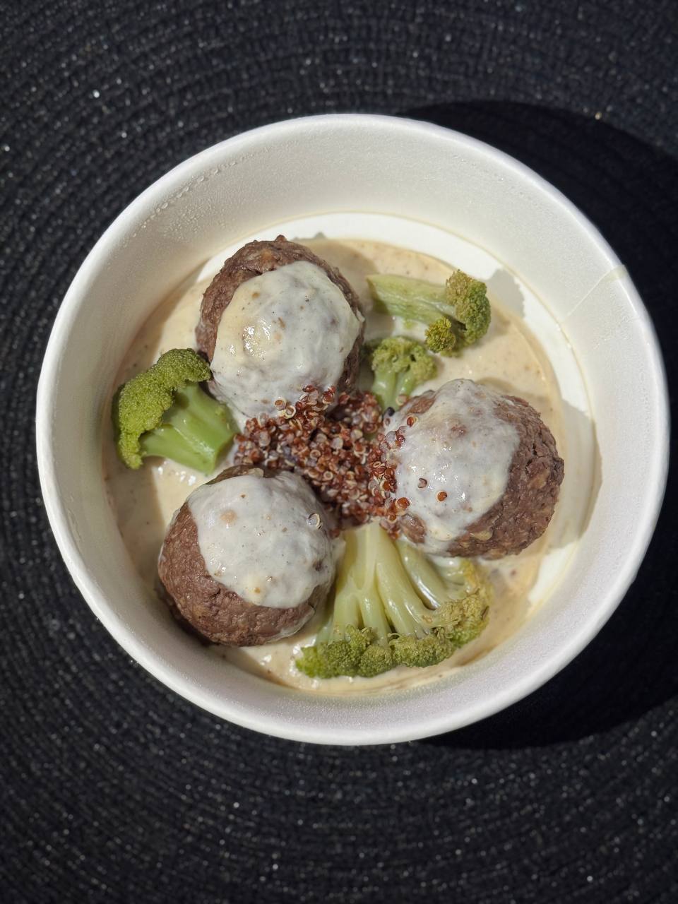 Кульки з яловичини з грибним соусом