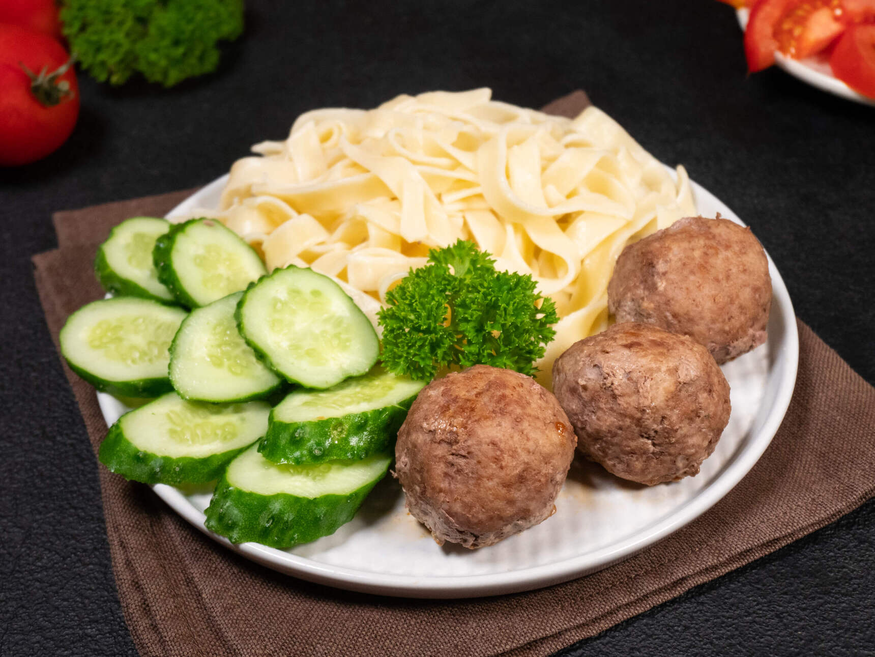 Fleischbällchen für Kinder auf Wachteleiern