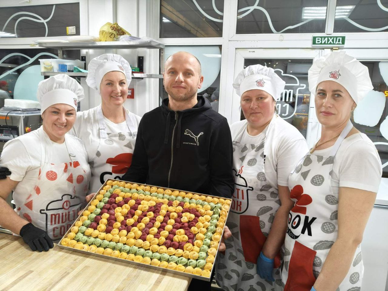 У Києві відкрився новий магазин Multi Cook, поєднаний із Multibar